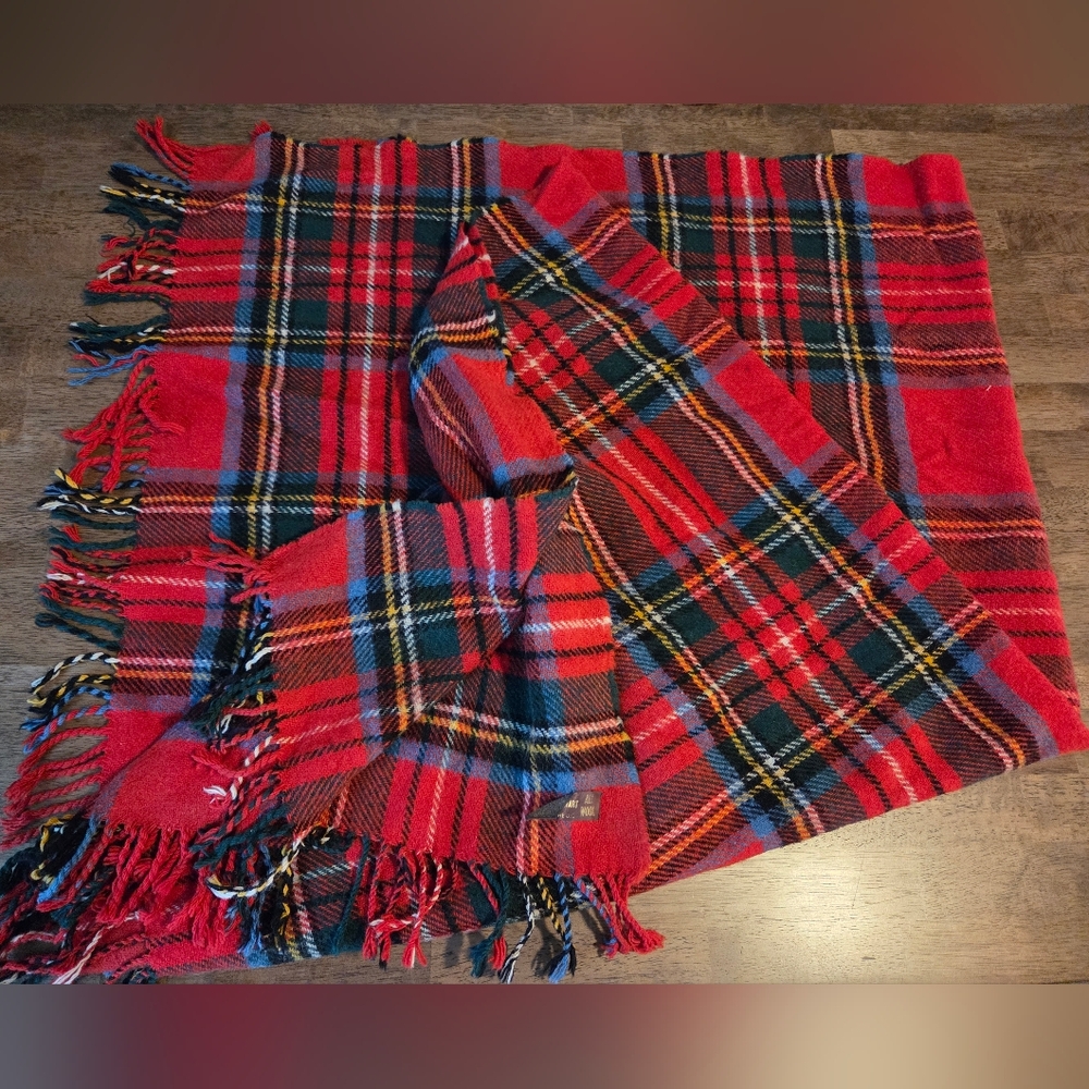 Royal Stewart UK Woven 100% Wool Tartan Fringe Blanket - Picture 1 of 7